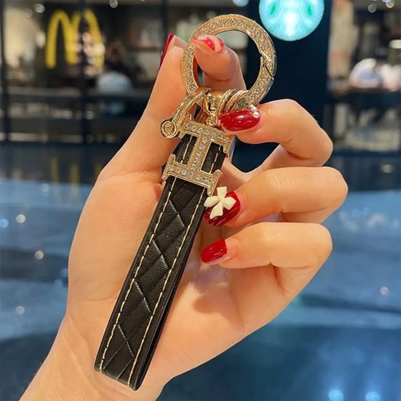 Stylish Key Ring with Premium Finish – Best Artificial Key Ring for Car ...